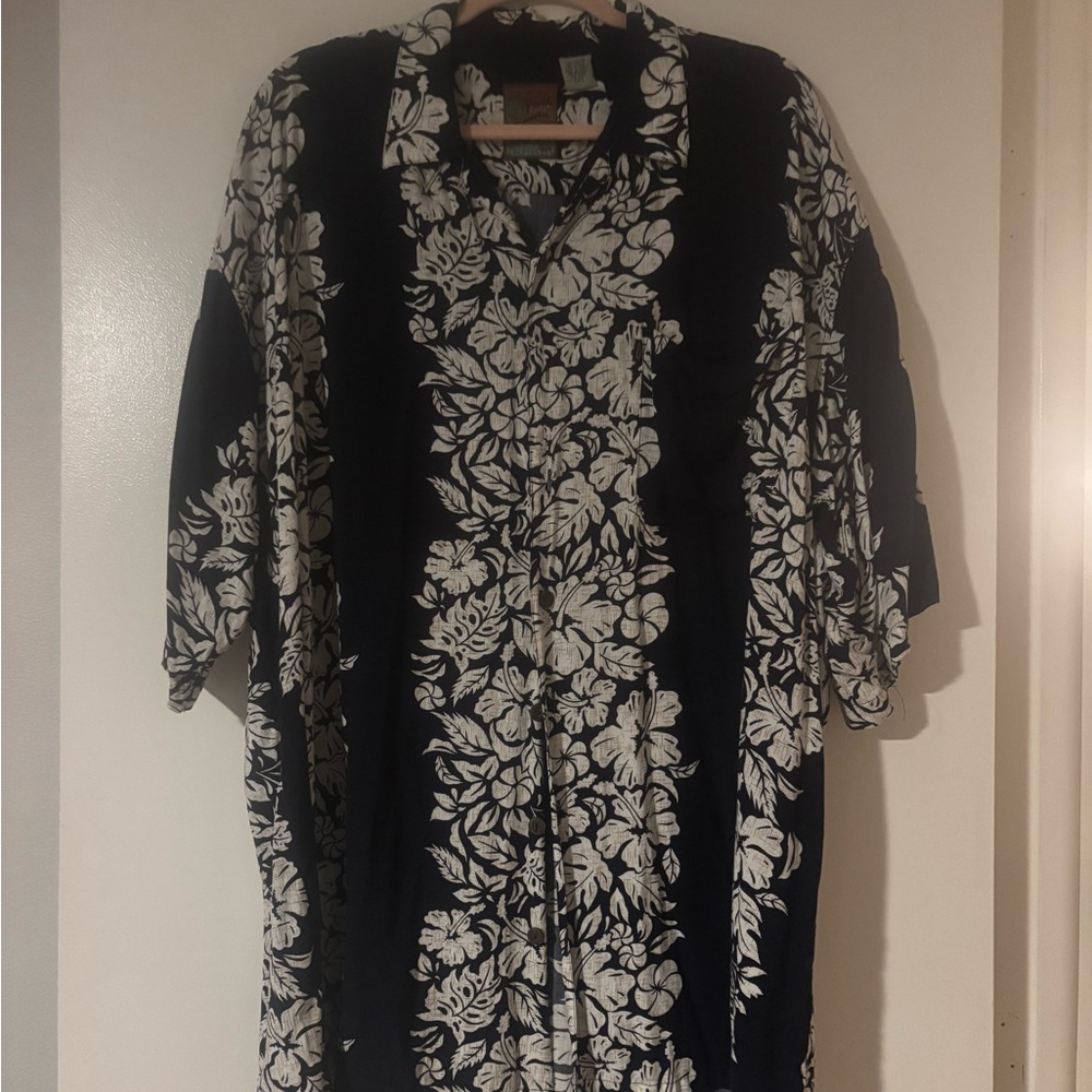 Pineapple Connections Men’s Floral Shirt size 2XLtall